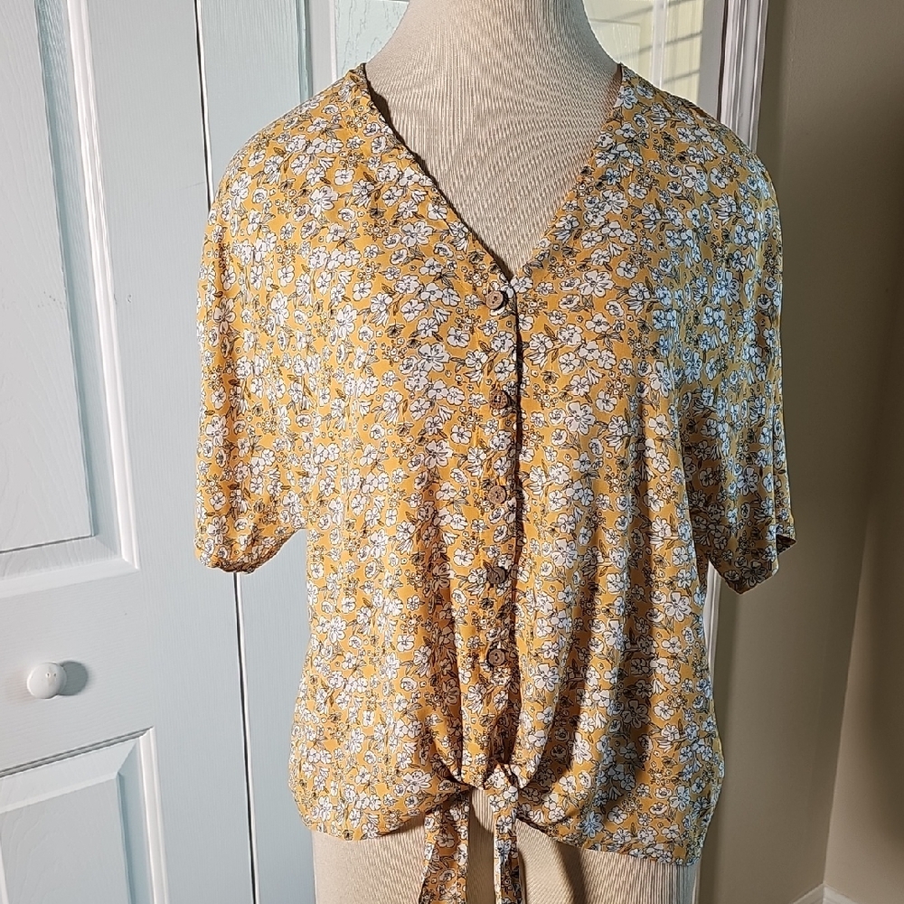 Cynthia Rowley Mustard Floral Blouse. Tie At Waist. Size Meduim